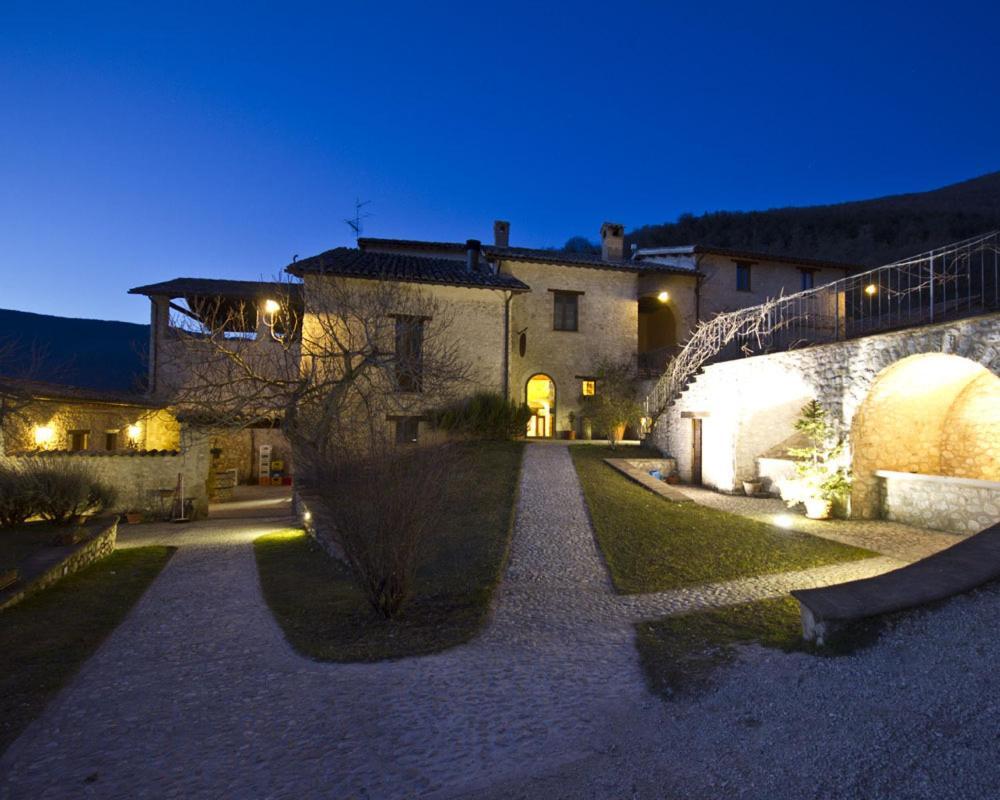 Agriturismo Il Casale Degli Amici Норча Экстерьер фото