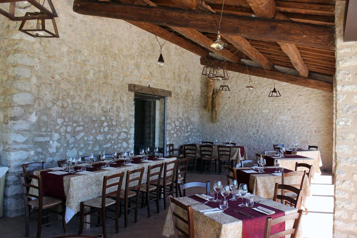 Agriturismo Il Casale Degli Amici Норча Экстерьер фото
