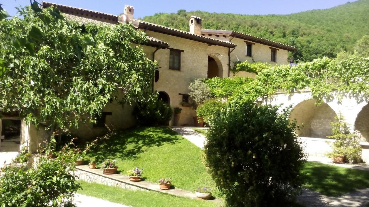 Agriturismo Il Casale Degli Amici Норча Экстерьер фото